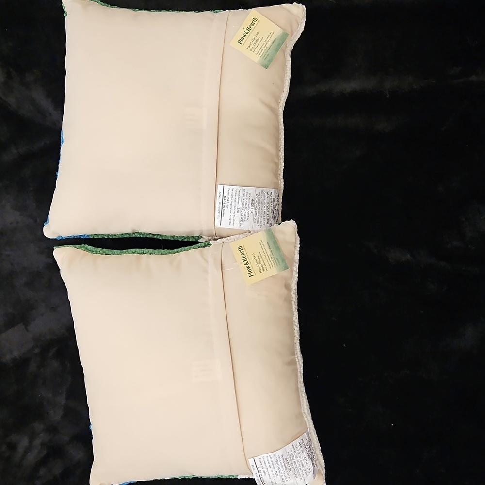 NWT Plow & Hearth Holiday Labrador Dog Wool Throw Pillows - Set Of 2 - Picture 2 of 11